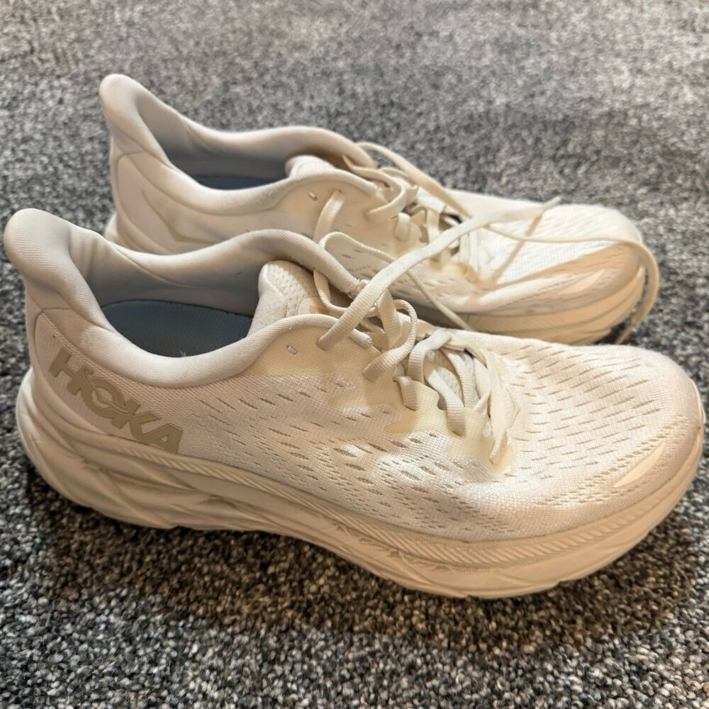 Hoka Clifton 8 - Cream color